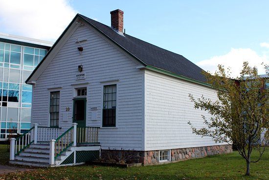 Little White Schoolhouse Museum
